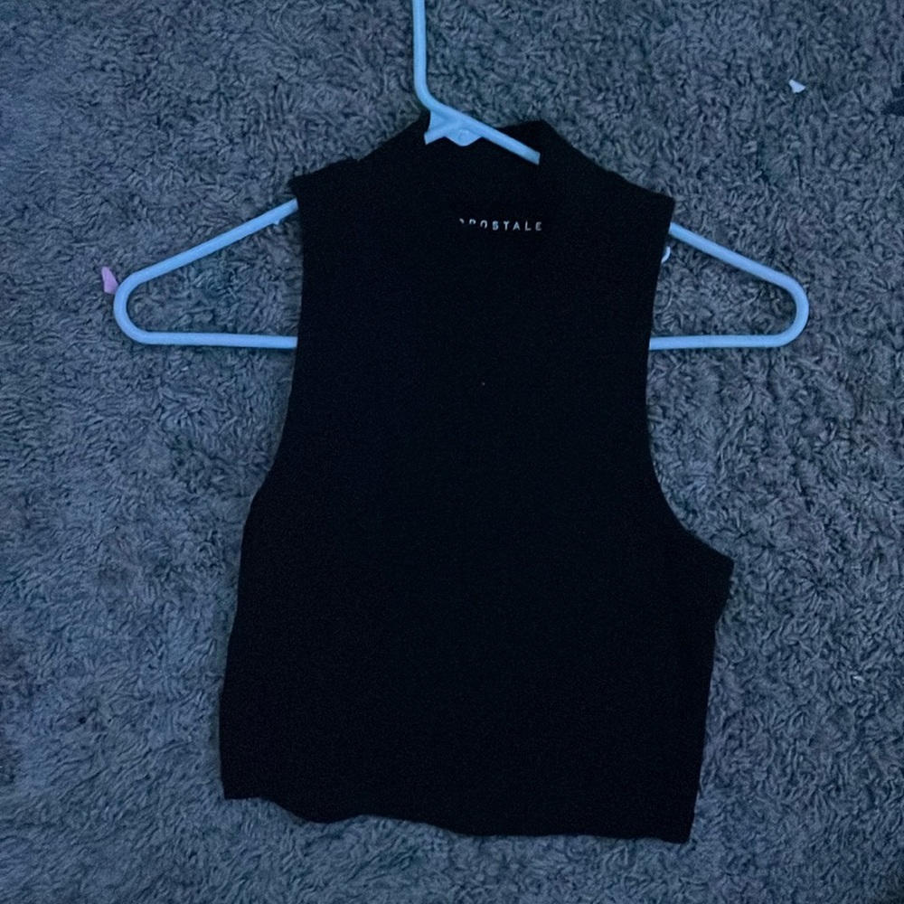 black crop top